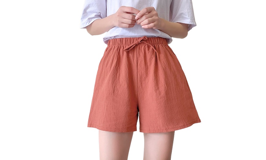 Image 6: Loose-Fitting Solid Colour Shorts