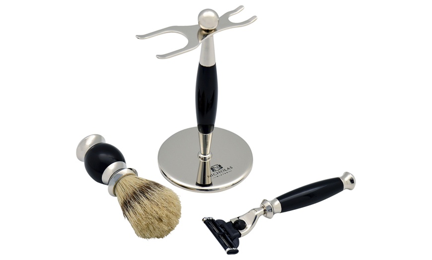 Image 5: Traditional Shaving Utensils