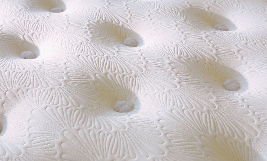 Image 8: Floral Freshness 3000 Memory Foam and Pocket Sprung Mattress