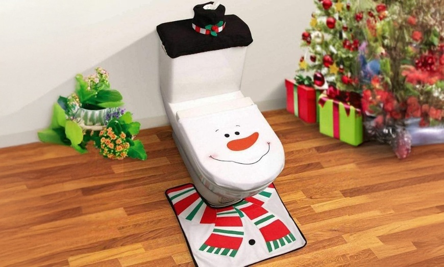 Image 8: 4 Pcs Christmas Toilet Bathroom Decoration Set in 4 Styles 