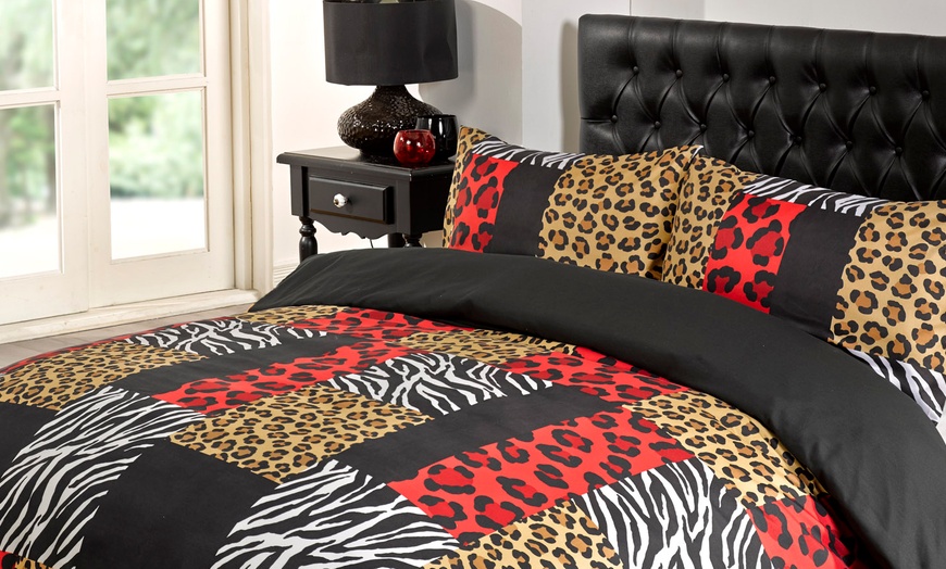 Image 2: Duvet Sets in Choice of Design