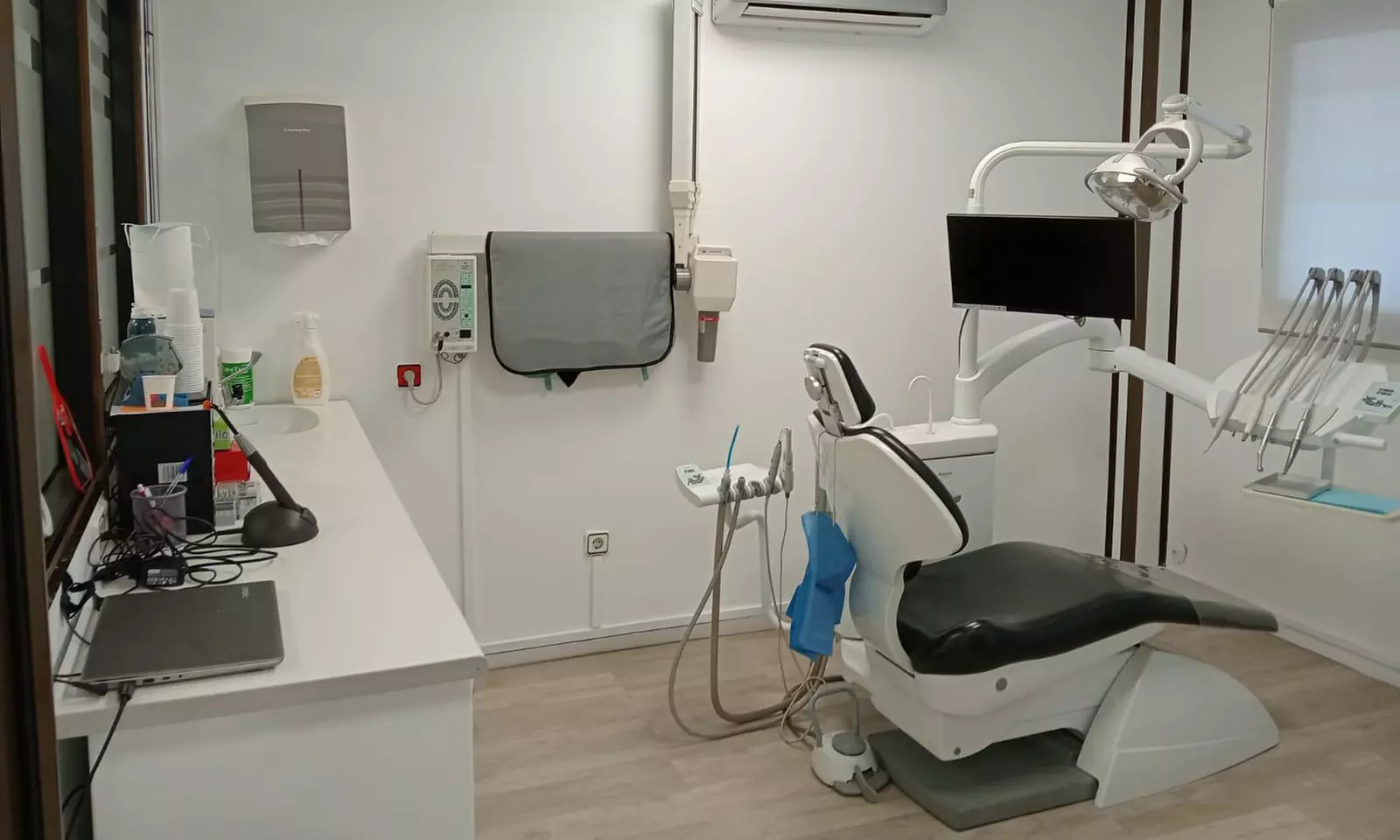 Limpieza bucal con ultrasonidos, radiografía, revisión y pulido