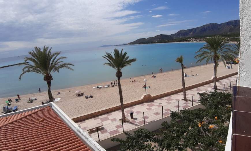 Image 4: Tarragona: Doppelzimmer mit seitlichem Meerblick inkl. Frühstück