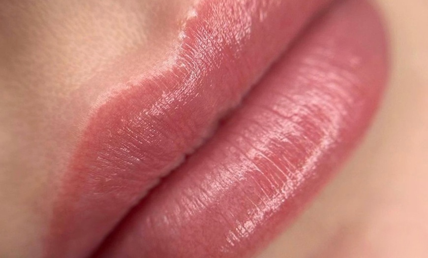 Image 1: Wake Up to Perfect Lips with Lip Blush Treatment