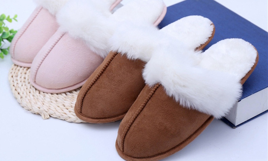 Image 1: Women's Warm Plush Slippers