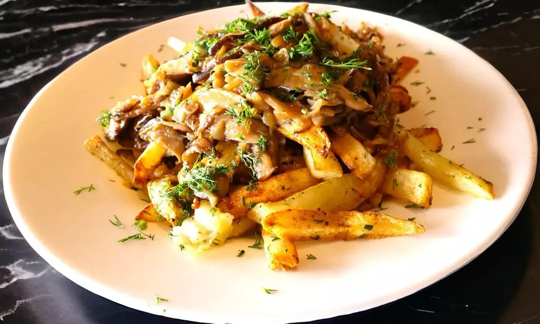 Experience Russian Flavors with Entertainment and Dining Options