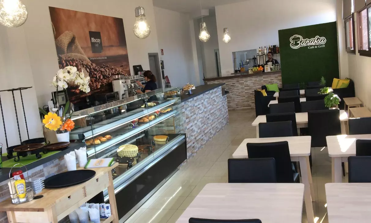 Menú de hamburguesas Angus o crispy chicken, postre y bebida para 2