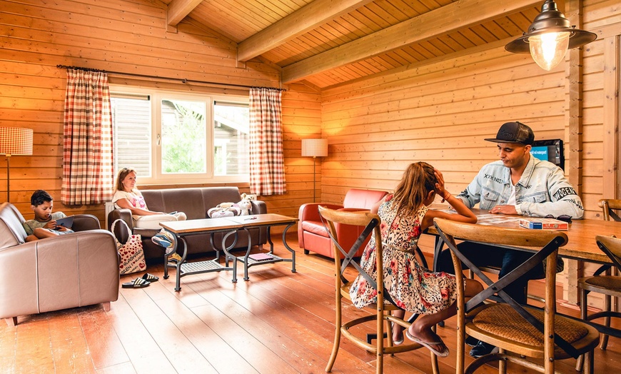 Image 8: Ferienpark Slagharen: Colorado, Cowboy Cottage oder Raccoon Lodge