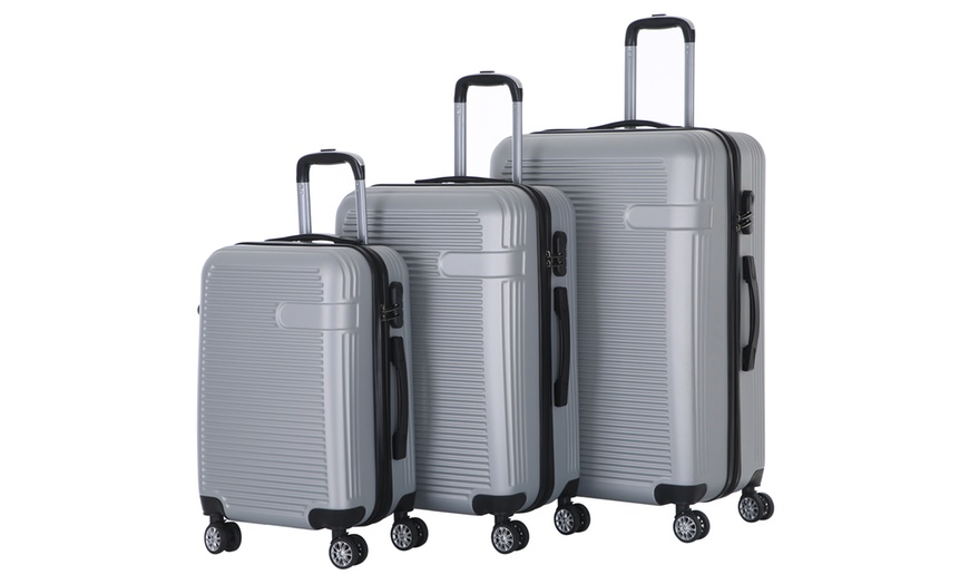 Image 32: Three-Piece Luggage Set