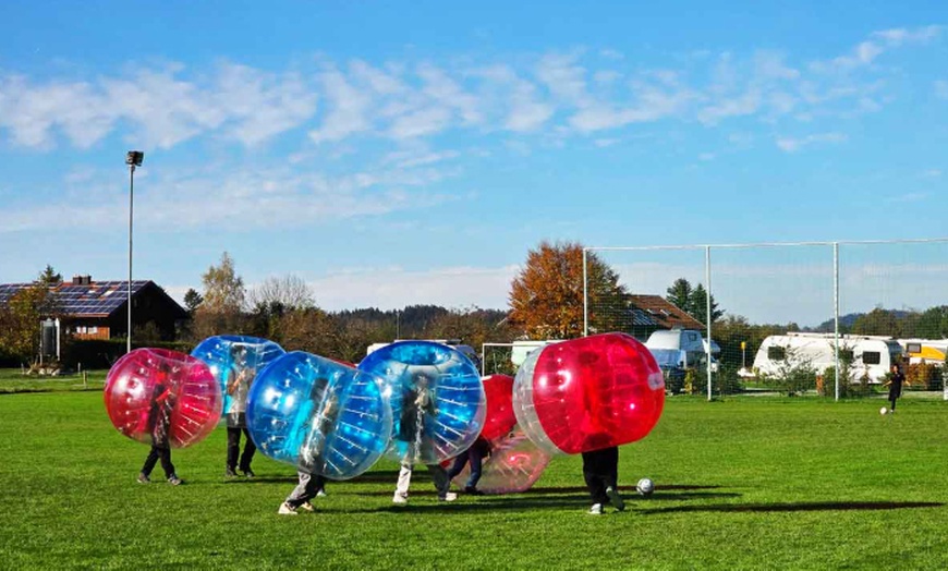 Image 3: Erlebe Bubble-Fußball: 60 oder 90 Min. Spaß für 8-12 bzw. 13-20 Pers.