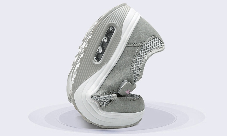 Image 8: Ultra Light Breathable Mesh Shoes