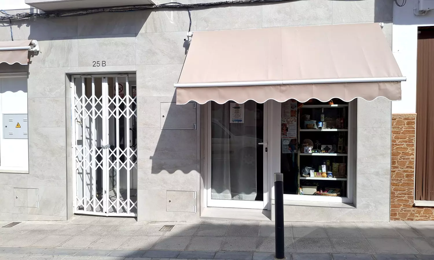 Masaje holístico de 45 o 60 minutos con tratamiento corporal Deluxe y facial relajante hasta un 72% - Second Medium