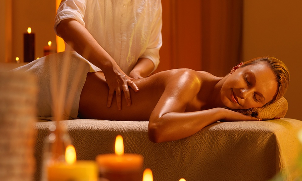 Masaje de 60 minutos con aceites esenciales, bombones y bebida