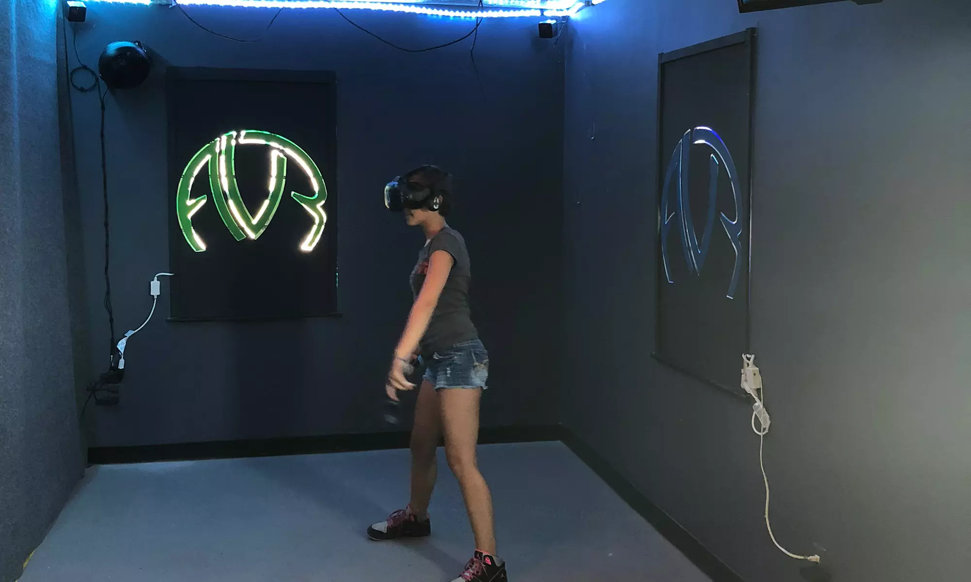 30-Minute Virtual Reality Booth or Katwalk Experience at Avatar VR (Up to 33% Off) - Primary Image