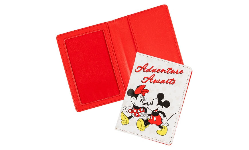 Image 3: Peers Hardy Disney Themed Passport Holders