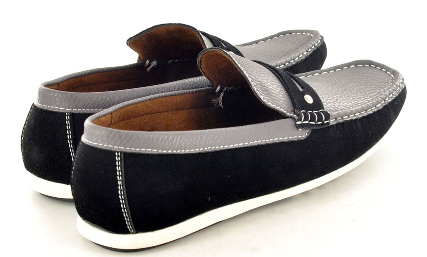 Image 11: Two-Tone Men's Loafers 