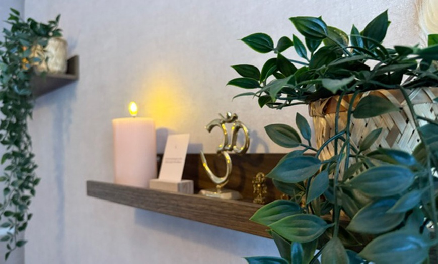 Image 4: Gezichtsbehandeling met sound healing bij MAYA tot 60% korting