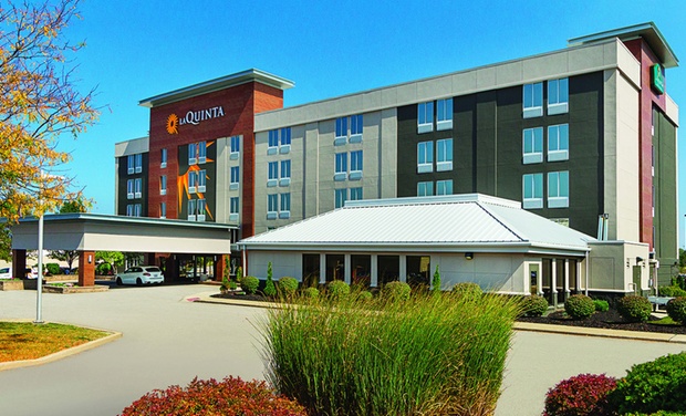 La Quinta Inn Suites Cleveland Airport West Hotel Near