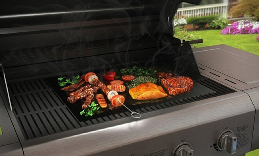 Image 2: Barbecue Grill Mats