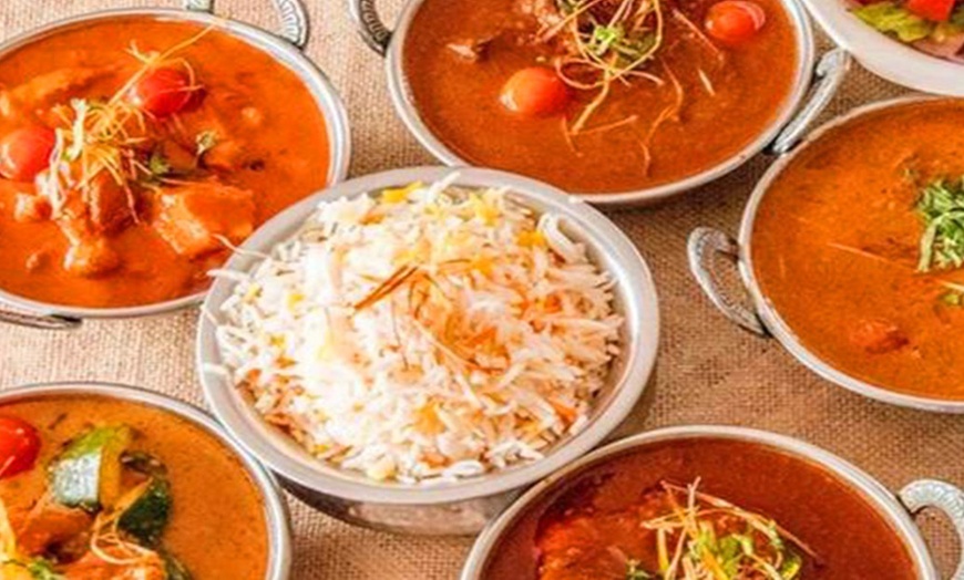 Image 4: Indian dinner for two or four with appetizers and curry delights