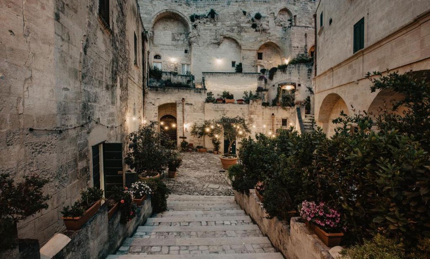 Image 10: Matera: soggiorno di 1 o 2 notti con colazione e tour dei Sassi