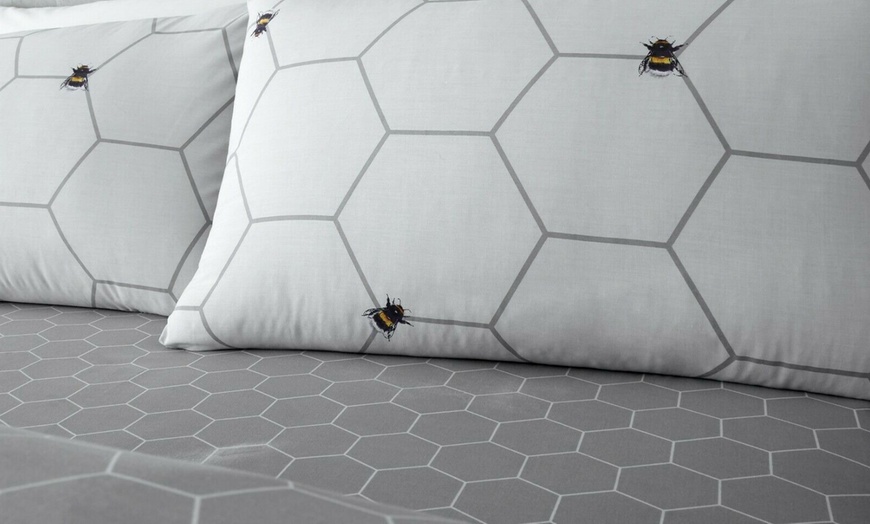 Image 5: Bee Happy Printed Duvet Cover and Pillowcase Set