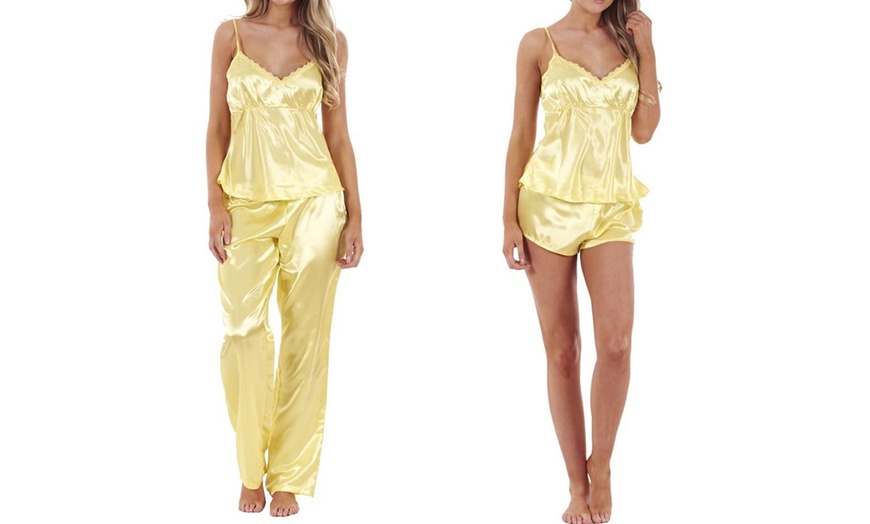 Image 7: Women's Three-Piece Nighty