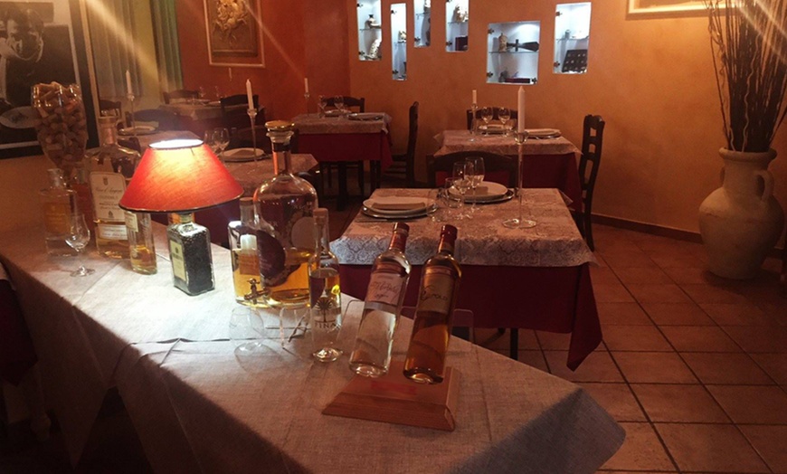 Image 15: Menu tipico romano con vino