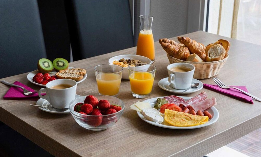 Image 4: Brunch ou dîner savoureux au restaurant du Village 49