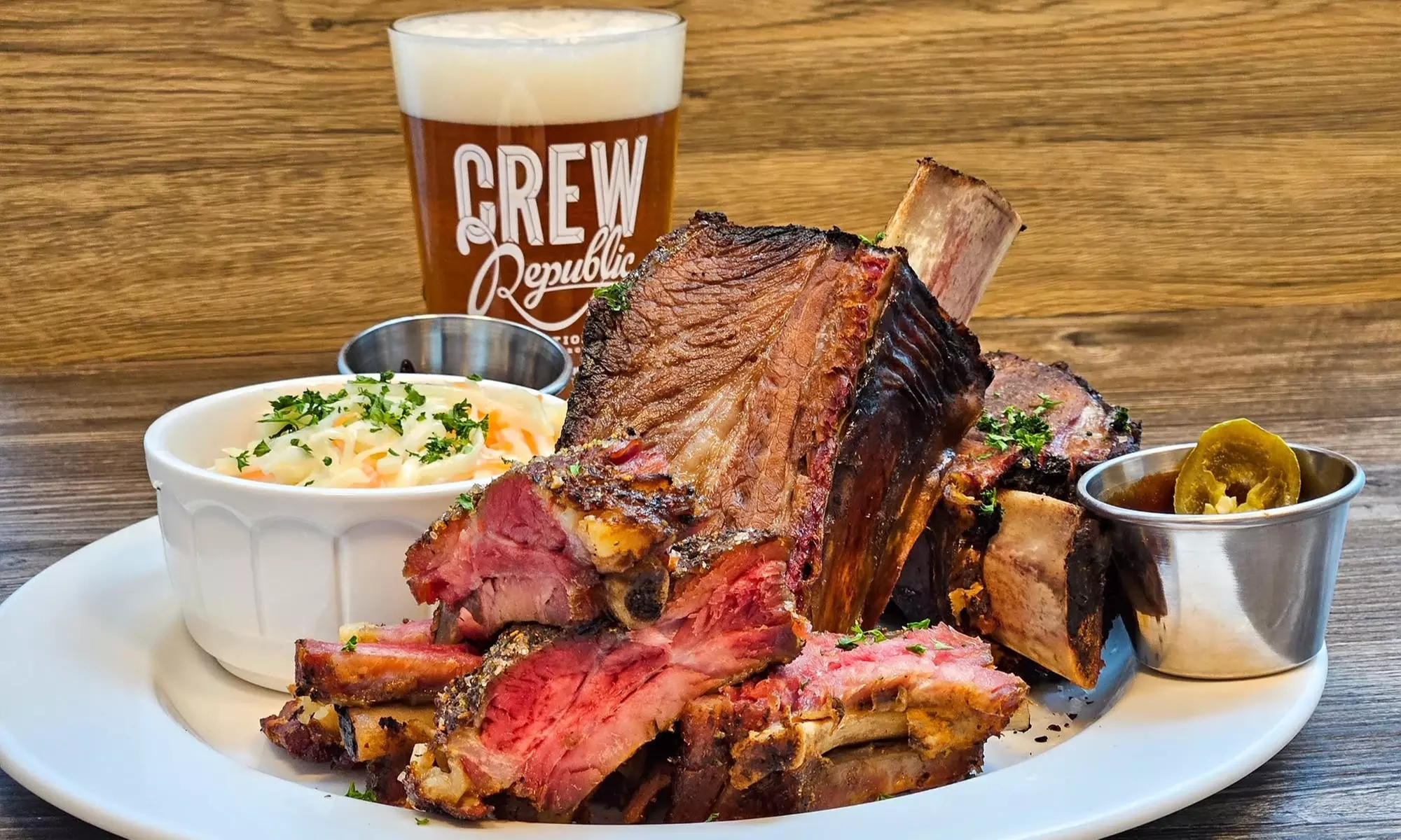 „Green Smoke Teller“ mit Beilagen und Bier für 1, 2 oder 4 Personen