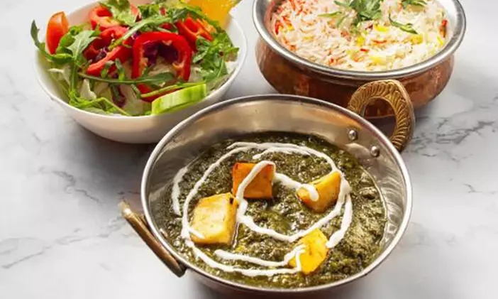 Kulinarische Reise: Indisches 3-Gänge-Menü für 1-4 Personen