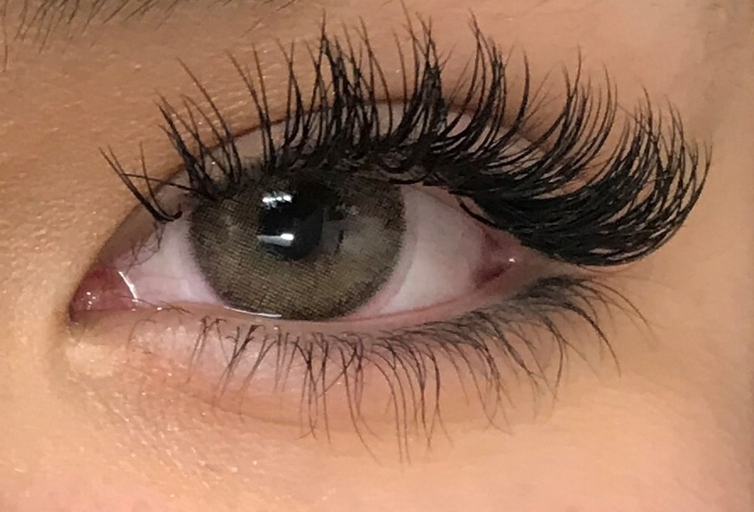Full Set of Classic or Volume Eyelash Extensions with Optional Two-Week Fill at Beü D Bar (Up to 40% Off)
