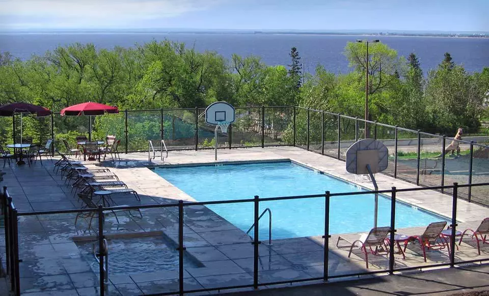 One-Night Stay with Pizza, Arcade Credits, and Waterpark Access at Edgewater Resort and Waterpark in Duluth, MN - Second Medium