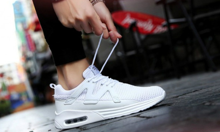 Image 8: Men's Breathable Sneakers