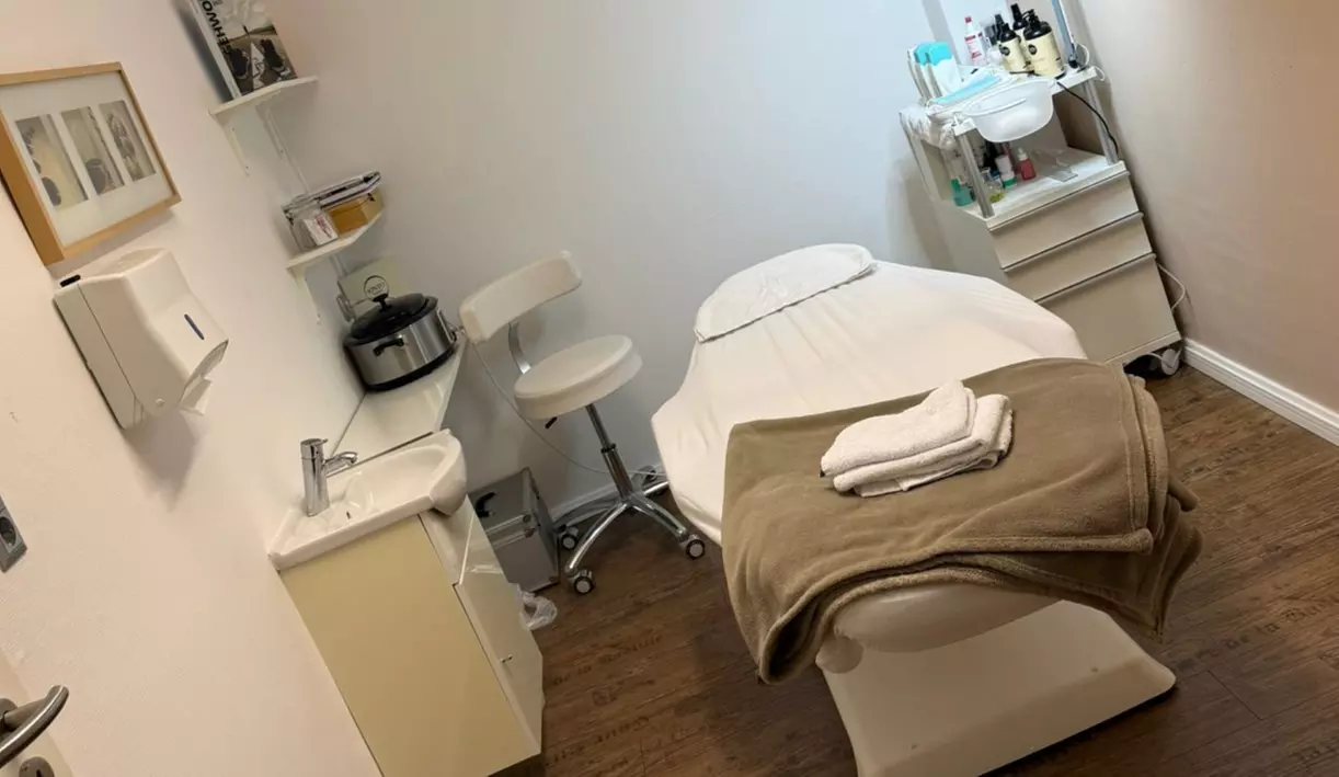 Basis-, Intensiv- oder Luxus-Gesichtsbehandlung für 1 Person