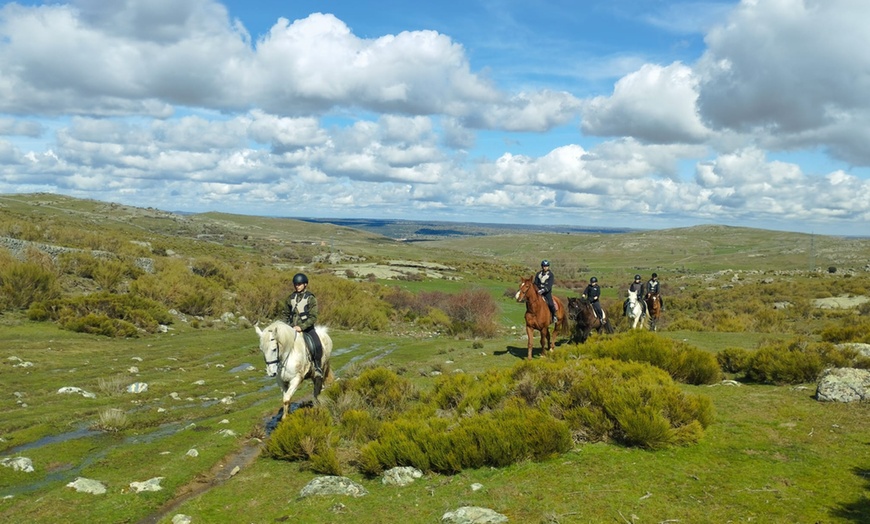 Image 3: Paseo a caballo durante 1 o 2 horas para 2 o 4 personas cerca de Ávila