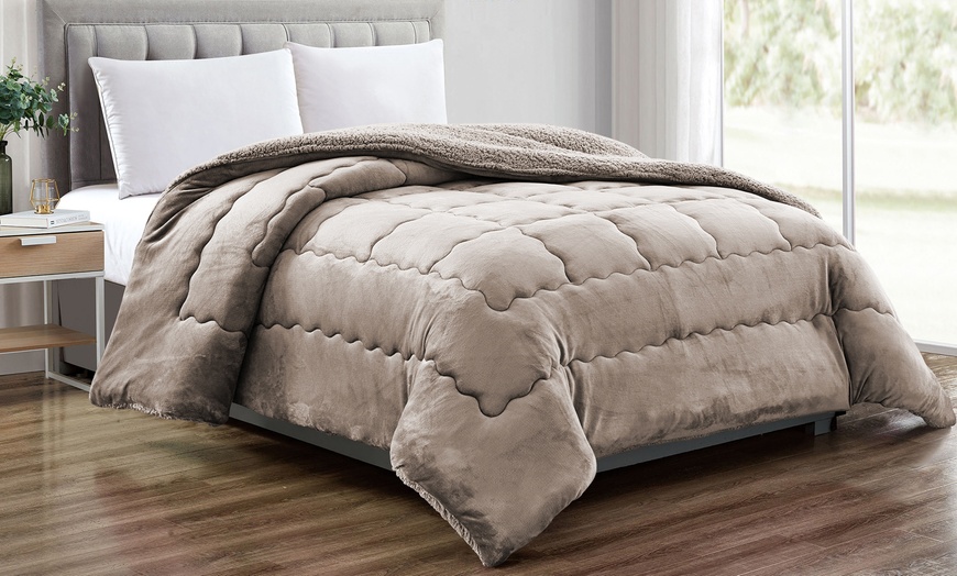 Image 11: Couette double en velours Sherpa