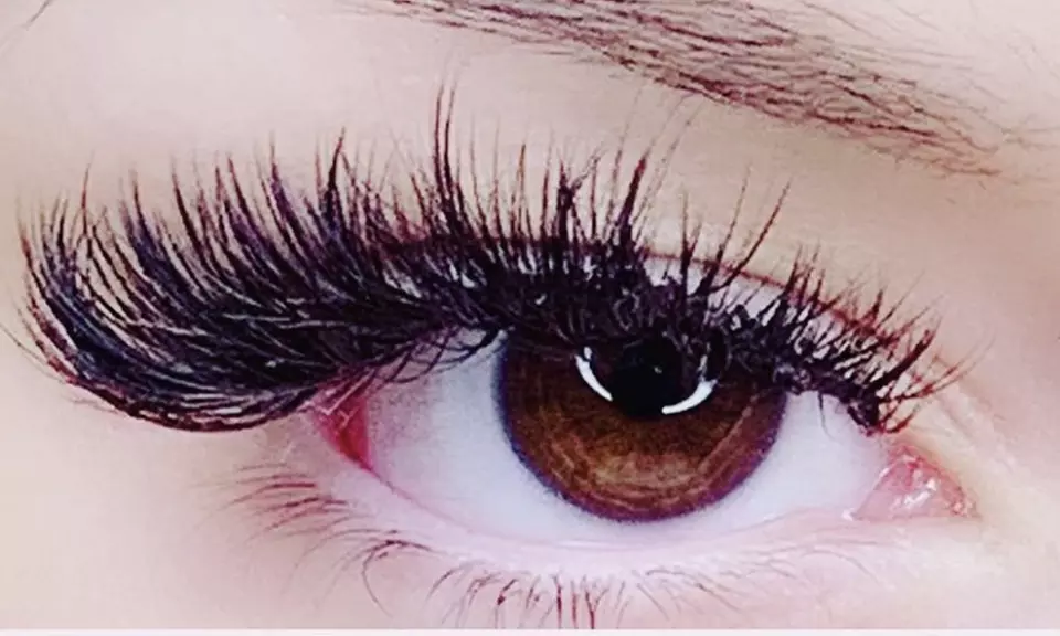 Discover Dream Skin and Lash Studio's full set eyelash extensions with up to 45% off, offering Wispies or Volume options - Primary Image
