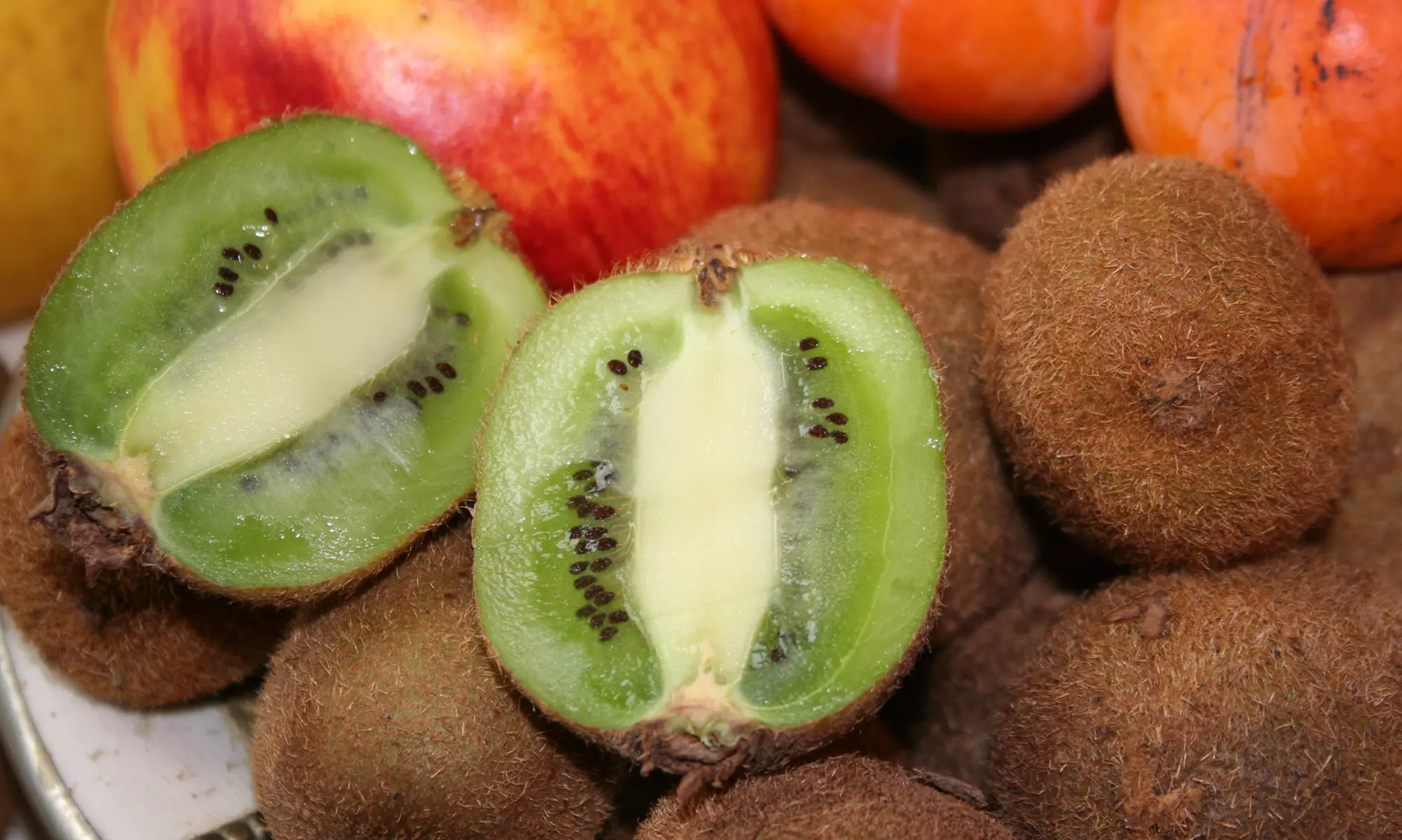 2 ou 4 kiwi Solissimo, 10-15 cm à la livraison, pot en plastique inclus - Primary Image