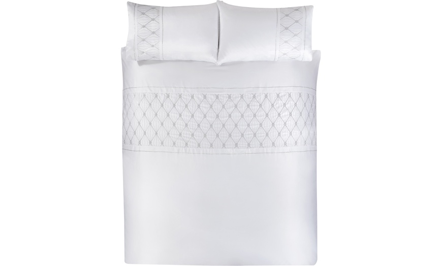 Image 3: Monaco Duvet Set