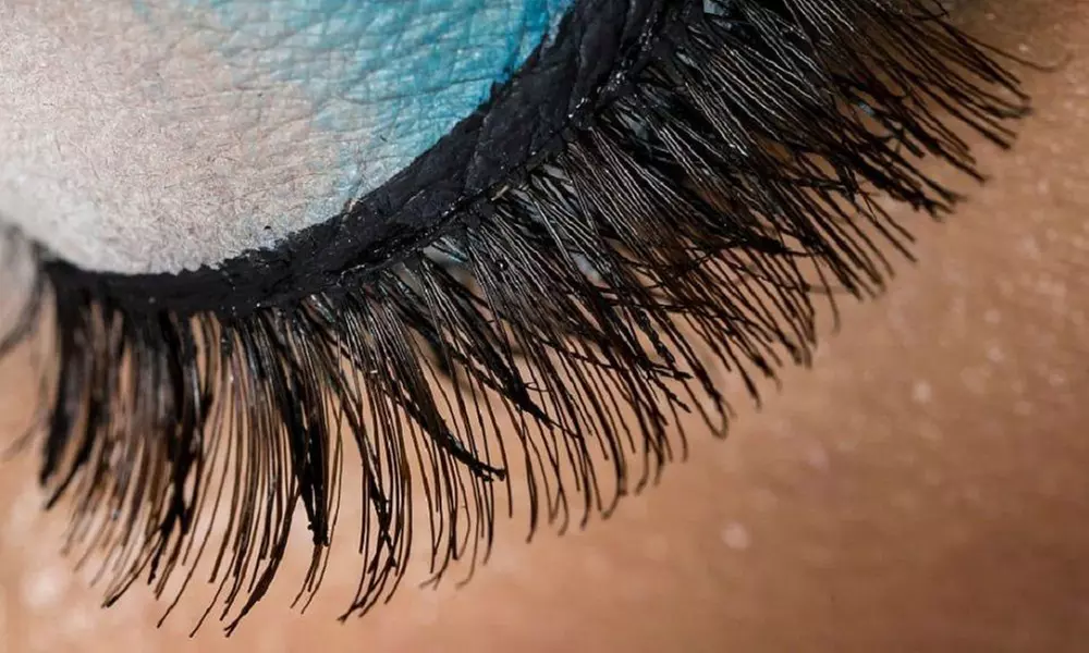 1, 2 oder 3 Paare magnetische Wimpern im Modell nach Wahl - Primary Image