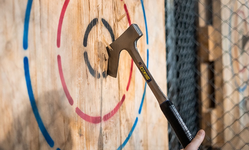 Image 4: Axe Throwing, Pizza & Drink Package at Maniax Axe Throwing Brisbane