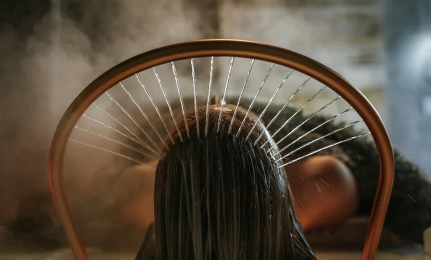 Image 1: Head-Spa „Premium“ inkl. wohltuender Gesichtsbehandlung für 1 Person