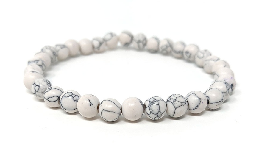 Image 2: 1 o 2 bracciali con perle di Howlite bianche