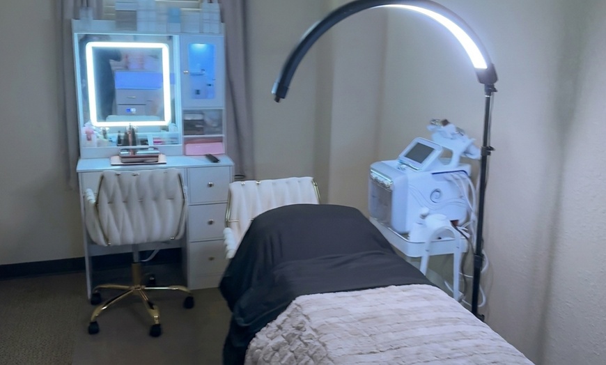 Image 3: Radiant Skin with Signature Glow Facial Packages
