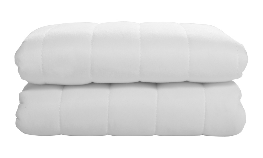 Image 2: Silentnight Anti-Allergy Pillow Protectors