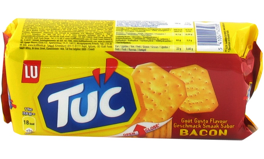 Image 3: Crackers Tuc