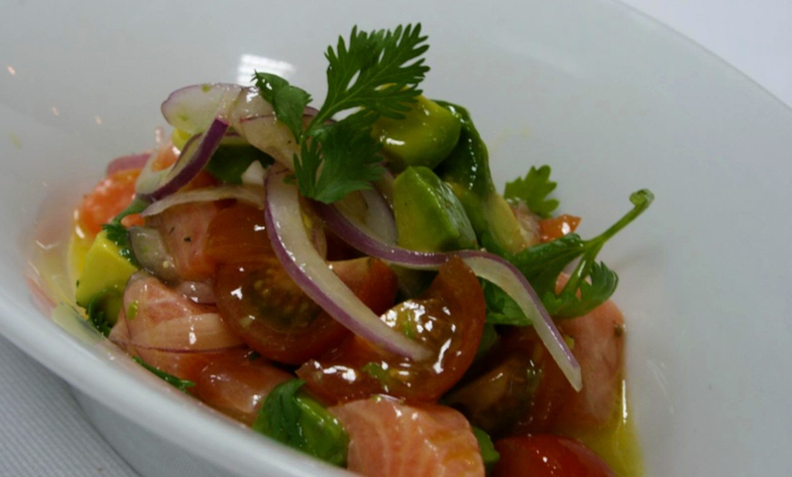 Image 10: Menú de tapas o menú prémium para 2 o 4 con vino y opción a cava