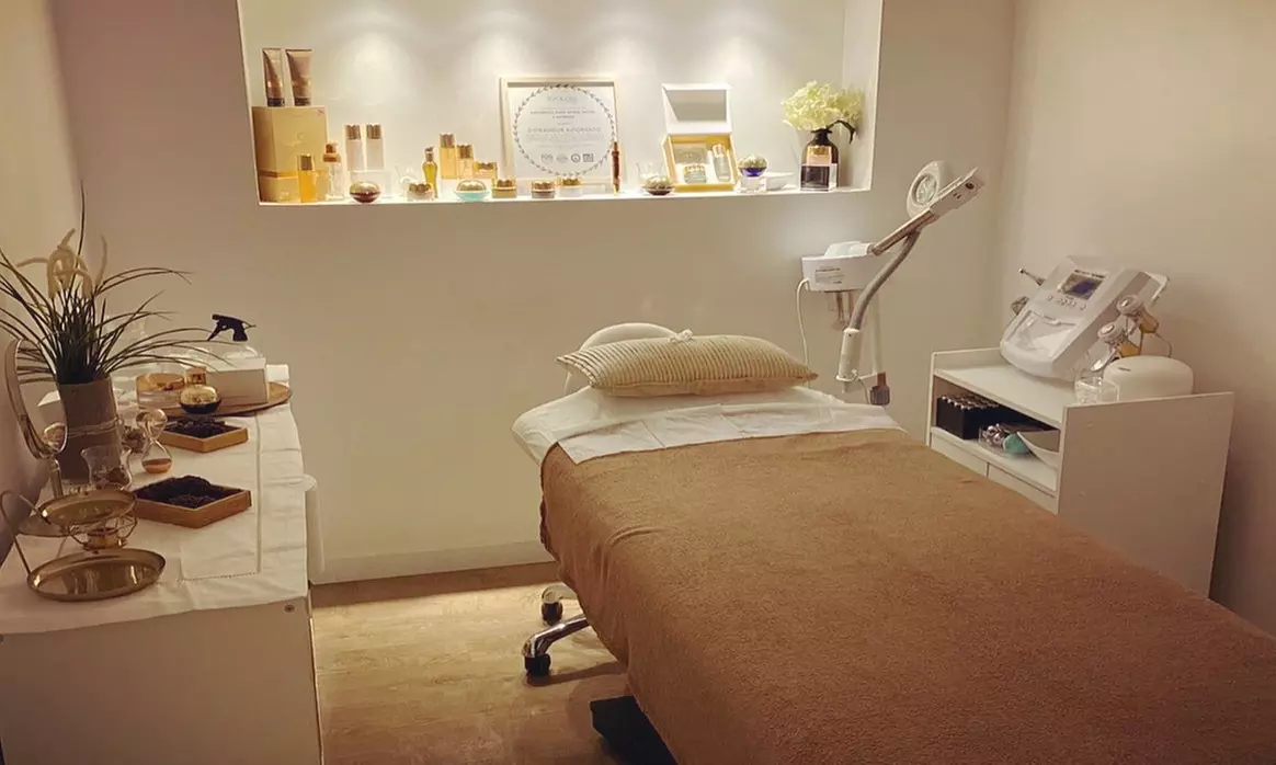 Tratamiento de rejuvenecimiento facial en Boutique Spa Cosmetics