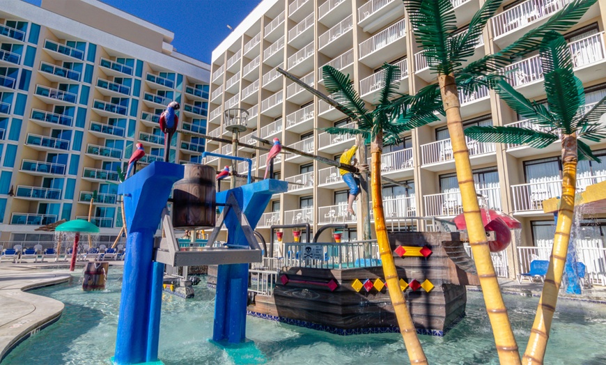 Captain’s Quarters Resort: Oceanfront Myrtle Beach Resort | Groupon ...